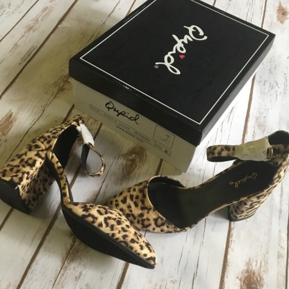 qupid leopard block heels